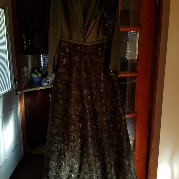 Olive green formal gown - Picture 10 of 10